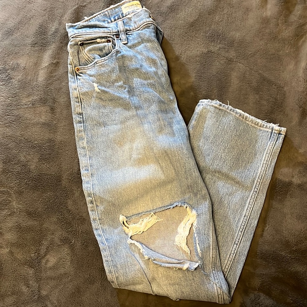 Abercrombie and Fitch 90’s Straight Ultra High Rise Size 28 (6R)